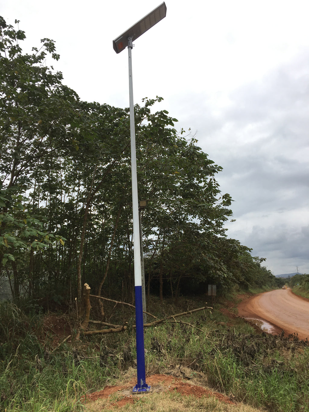 All-in-One Solar Street Light with Pole – Complete Set